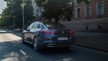 Mercedes Classe C EQ (2026), la prova di Motor1.com