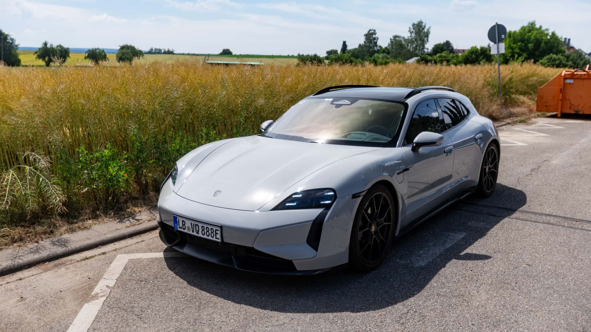 https://cdn.motor1.com/images/mgl/Znz4bA/s1/2027-porsche-taycan-e-shift.jpg