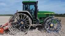 Somac presenta ruote a gabbia in acciaio per trattori in risaia e terreni saturi: pale asimmetriche, autopulizia e trazione senza slittamento nel fango.