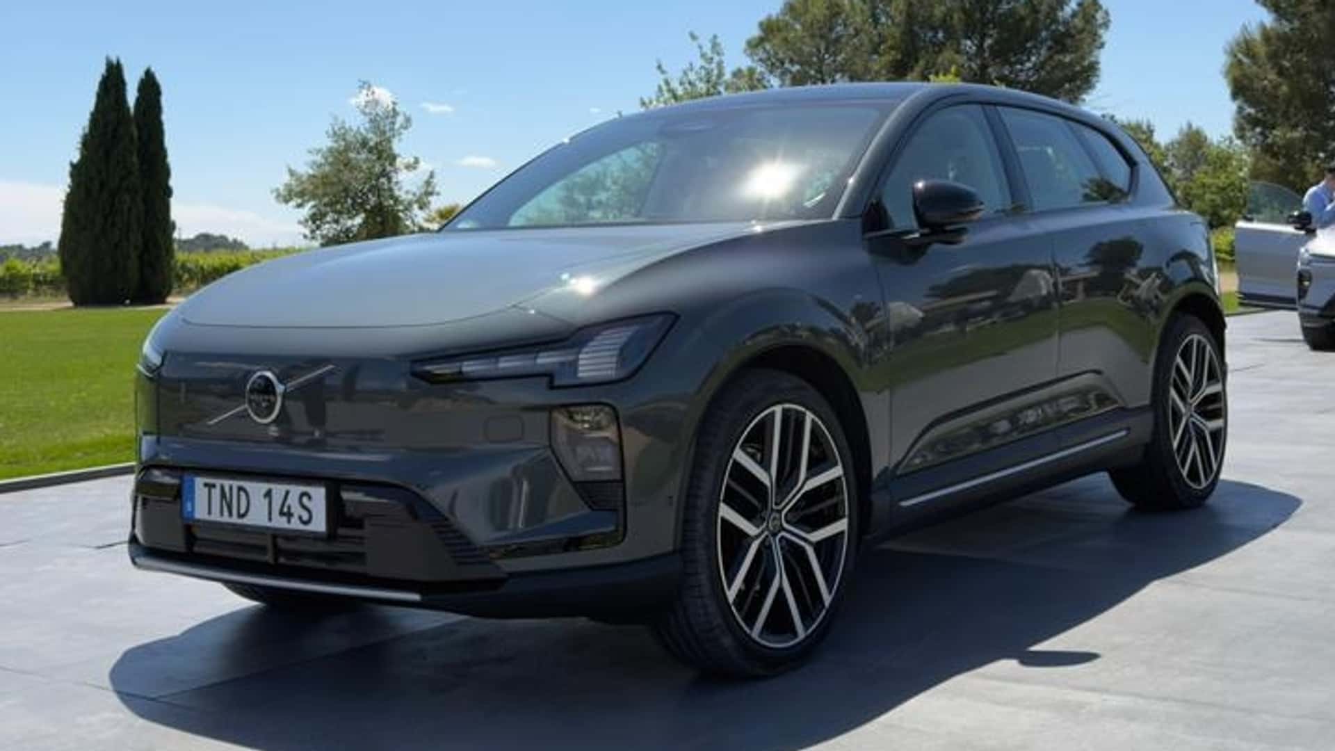 Volvo confirma novo EX60 no Brasil em outubro por R$ 500 mil com 510 cv