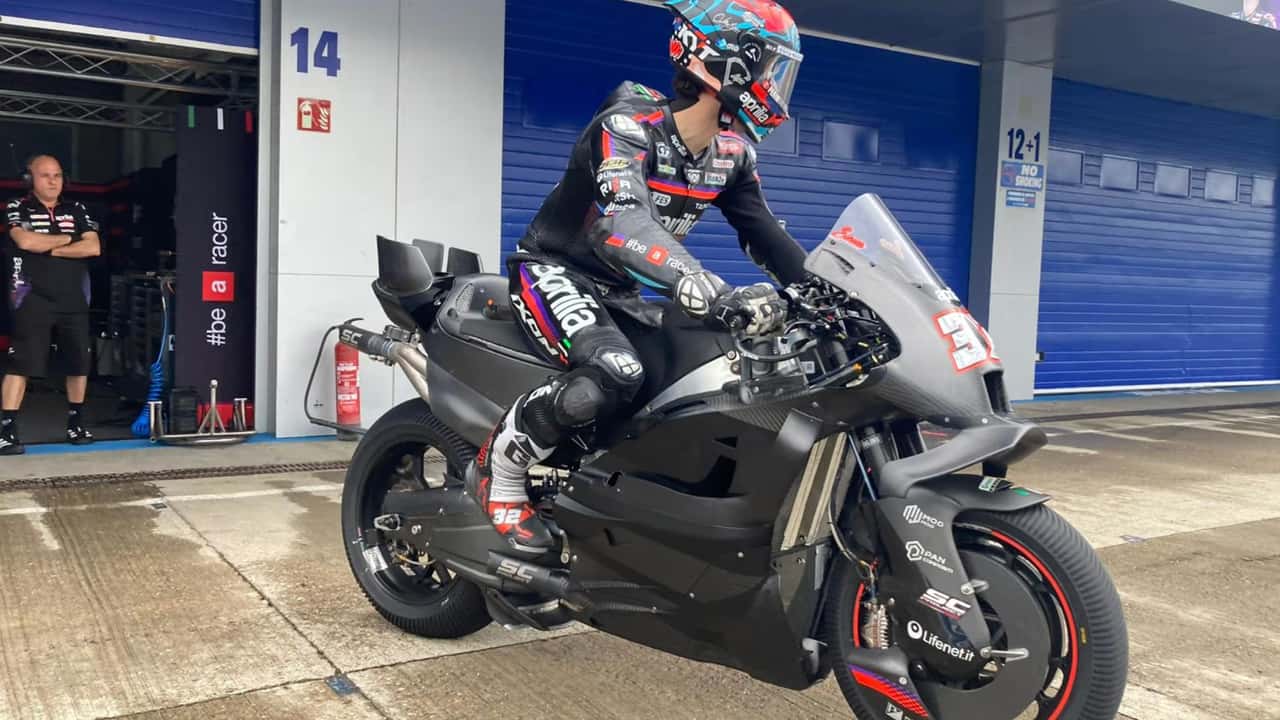 Aprilia 850cc MotoGP Testing