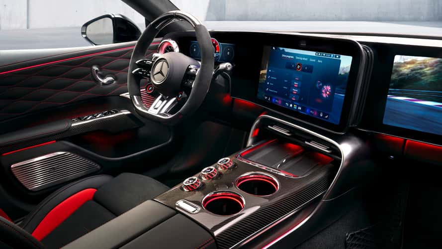 Mercedes-AMG GT Viertürer: Erste Bilder vom Cockpit