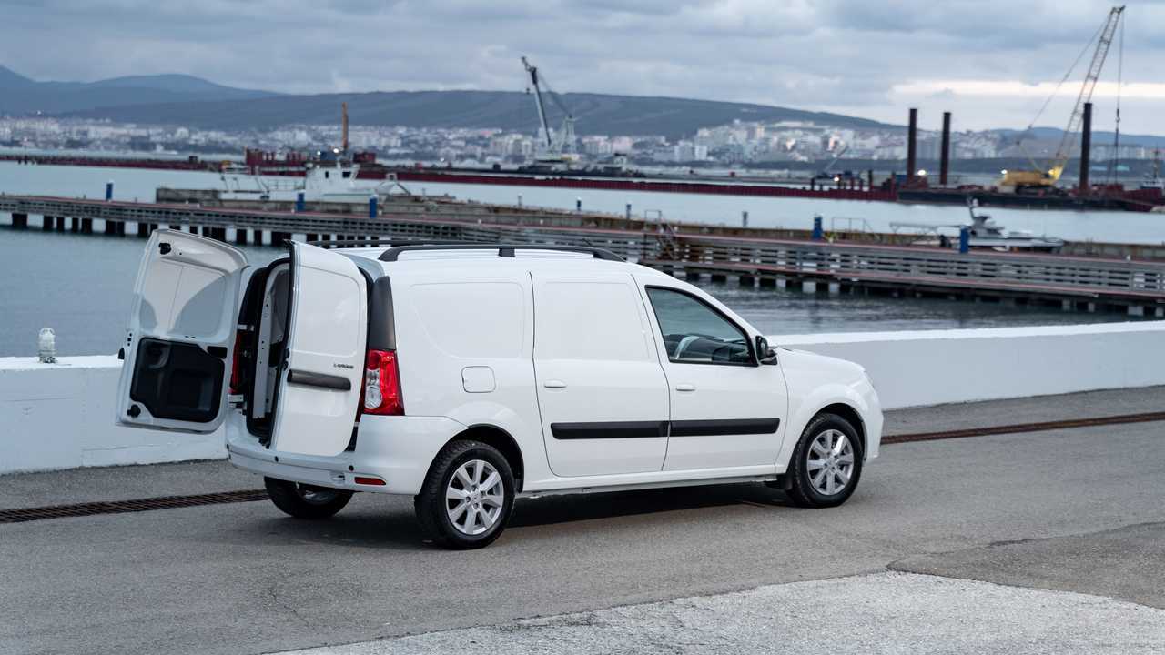 Обновленный Lada Largus Van