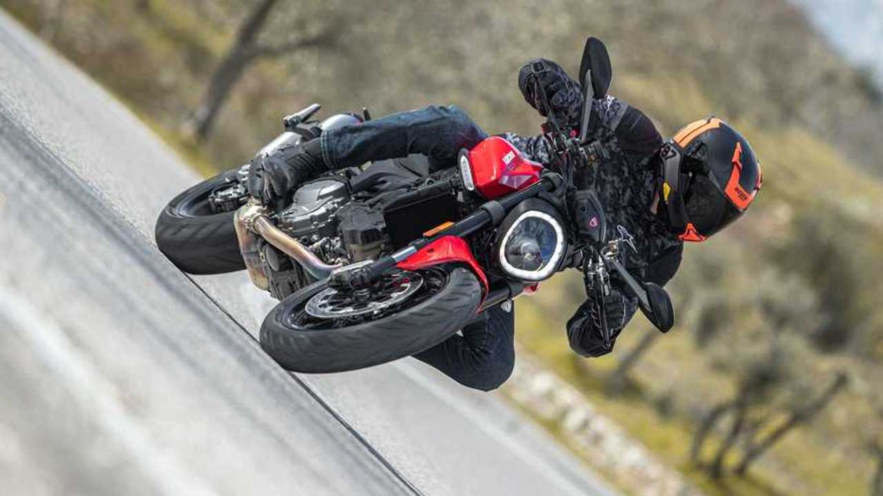 Ducati Monster 2021, la prova