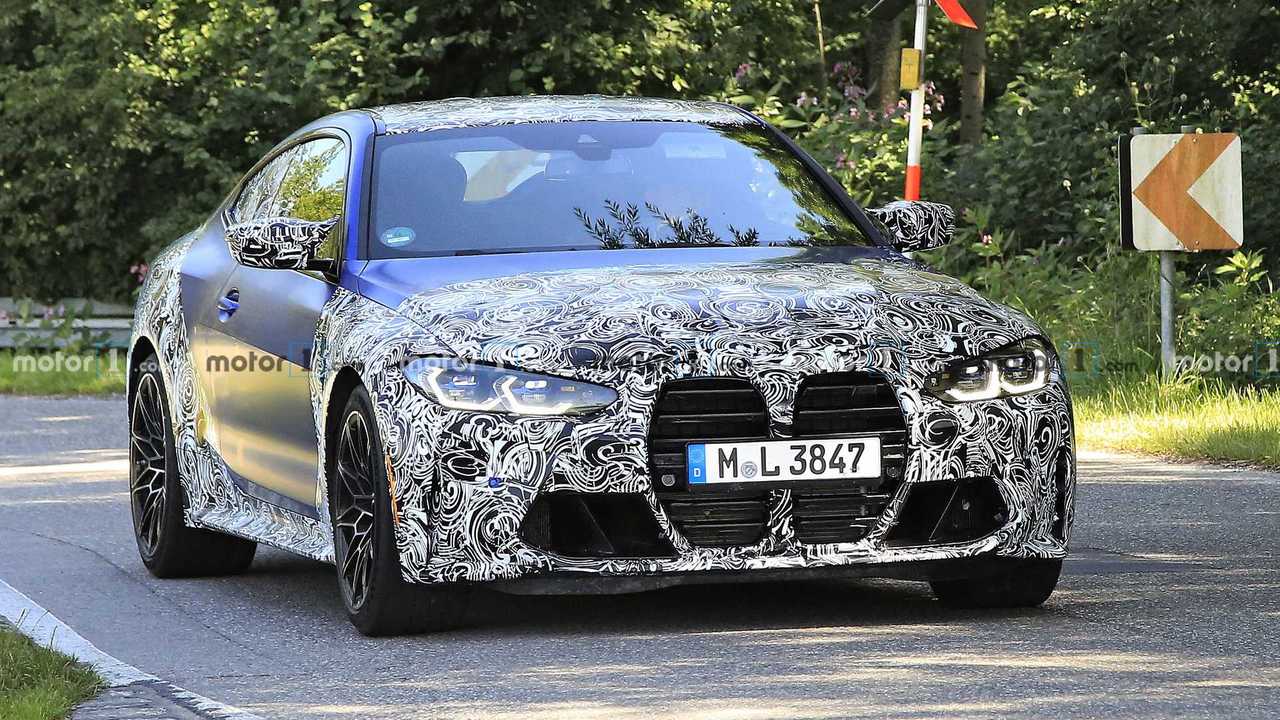 2021 BMW M4 nuova foto spia (vista frontale)
