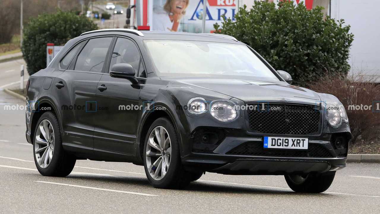 Makyajlı Bentley Bentayga casus fotoğraflar