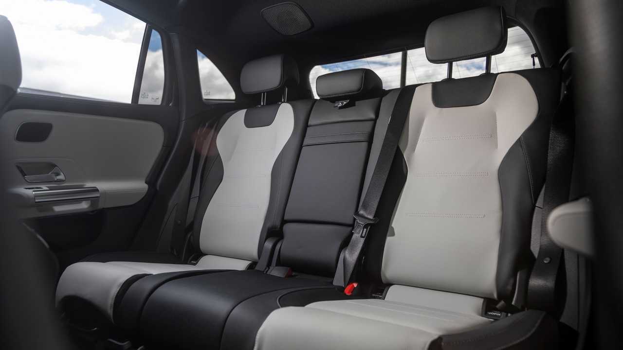2021 Mercedes-Benz GLA-Class front seats