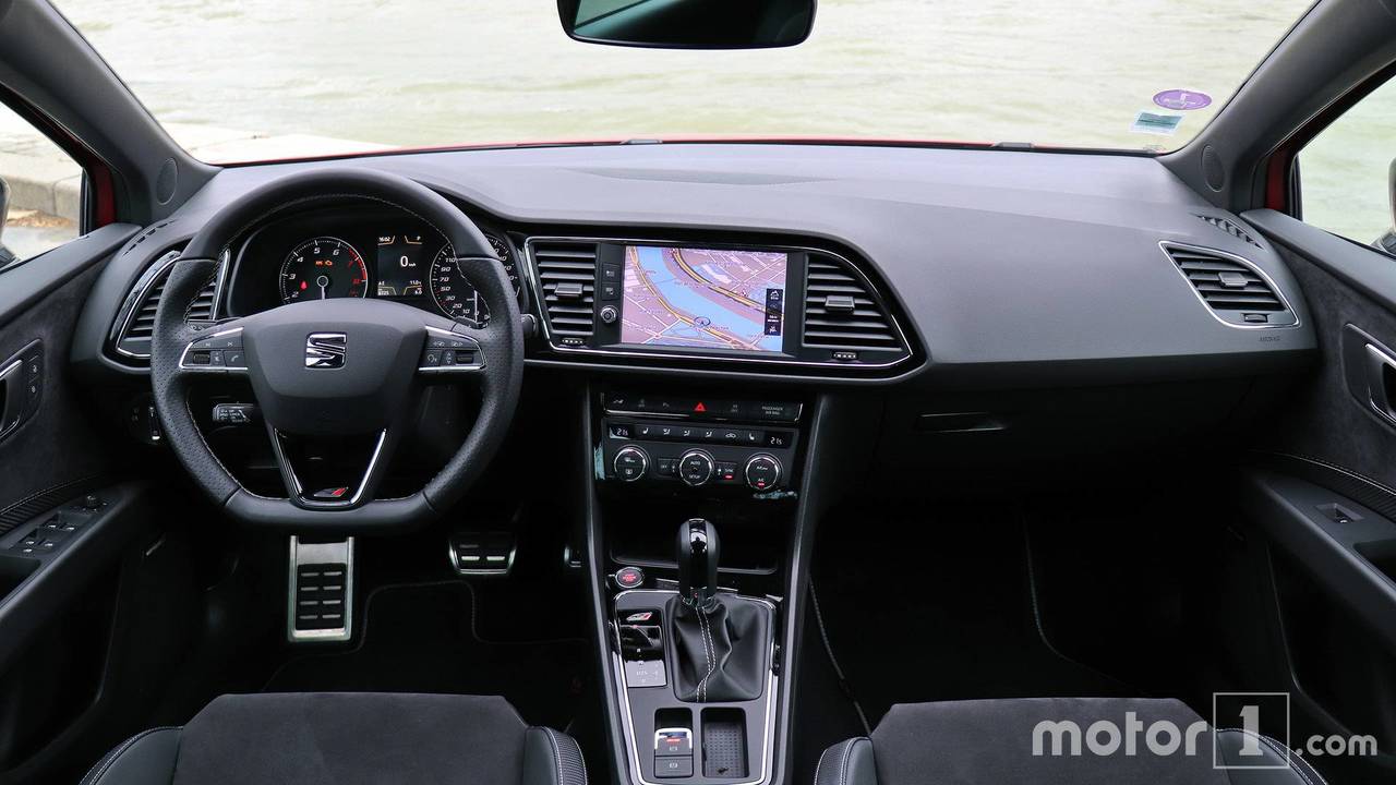 Essai comparatif - Renault Mégane R.S. / SEAT Leon Cupra (2018)