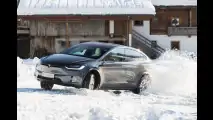 Tesla Model S, 1000 km tra neve, autostrada e tante salite