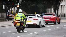 Porsche Panamera'ların Londra'da Altın Taşıma Görevi