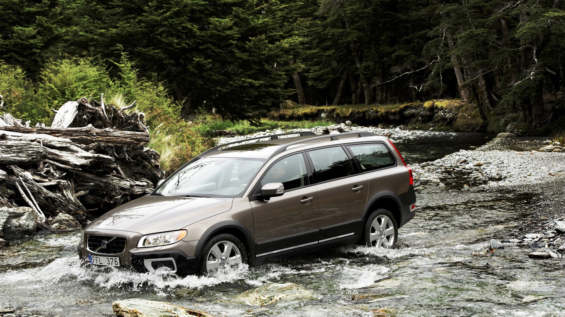 volvo-xc70.jpg
