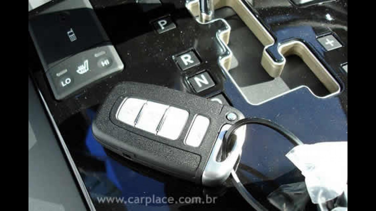 Novas fotos do Kia Borrego 2009 revelam detalhes internos do SUV