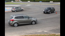 Kia Carens - Social Test 