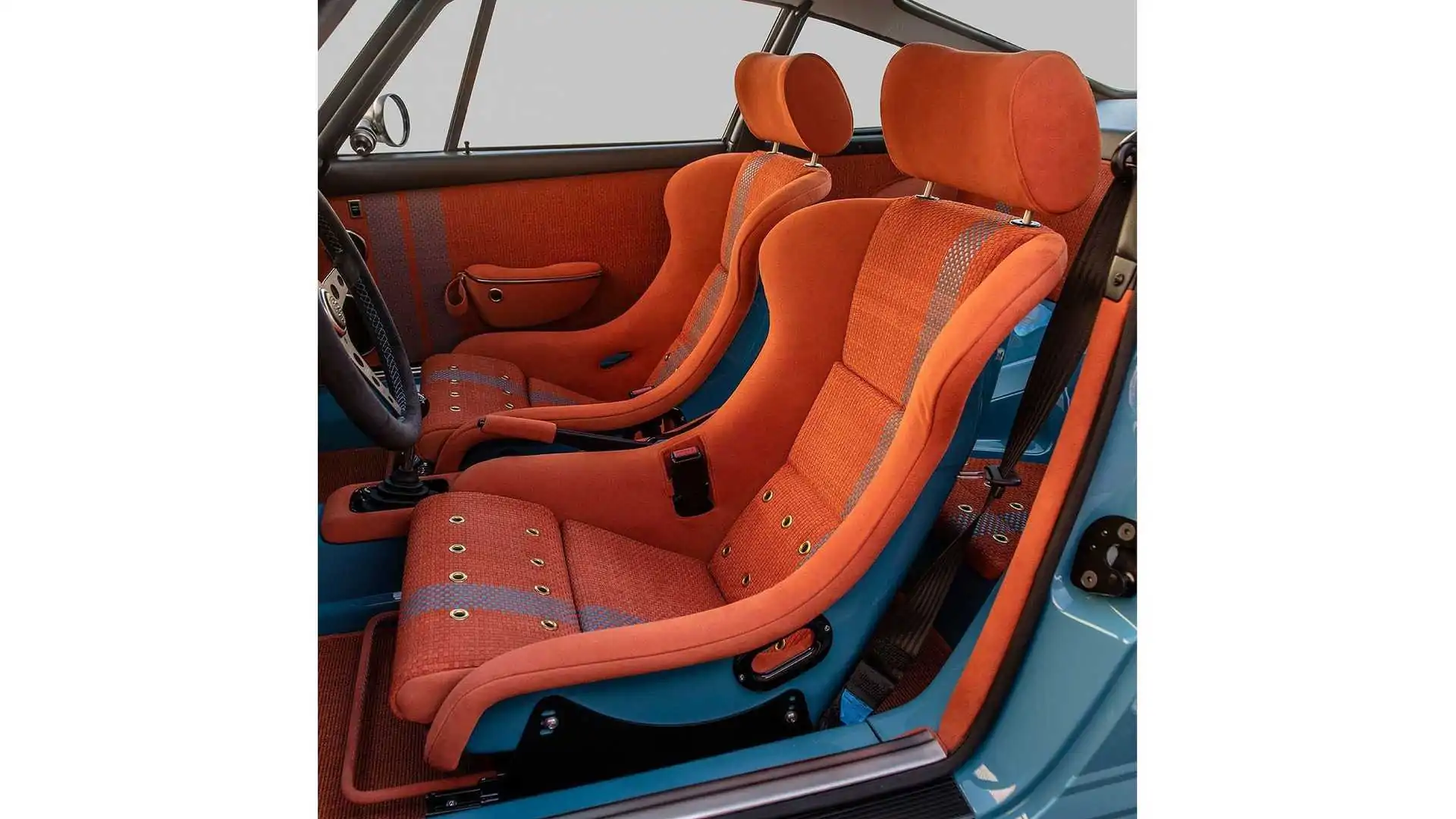 singer-reimagined-porsche-911-southampton-commission-seats.webp