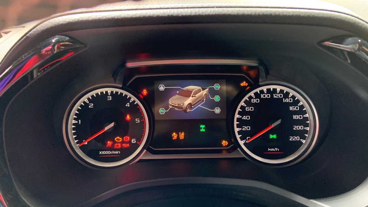 Панель приборов Isuzu D-Max