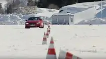BMW, Yaz ve Kış Lastikleri Arasındaki Farkı Drag Yarışında Gösteriyor