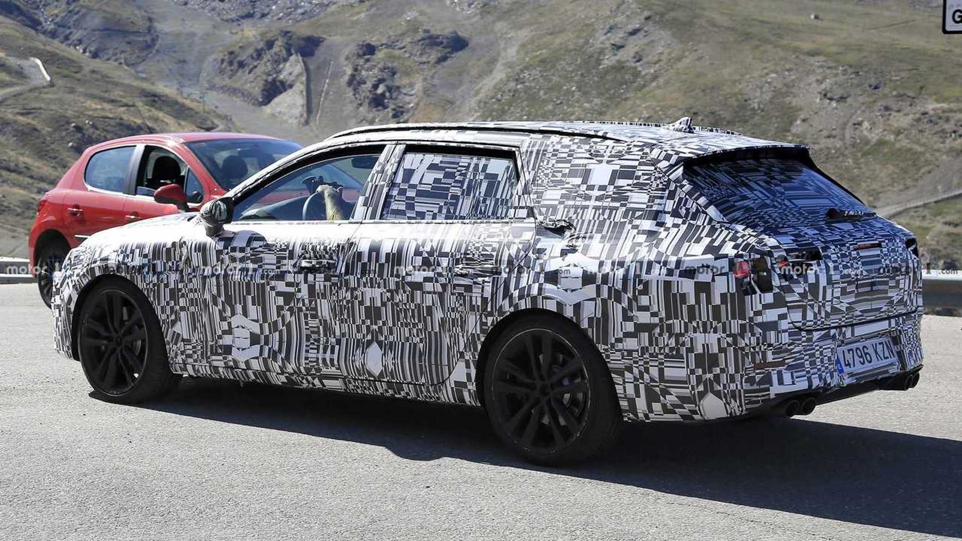2021-leon-cupra-st-spy-photo.jpg