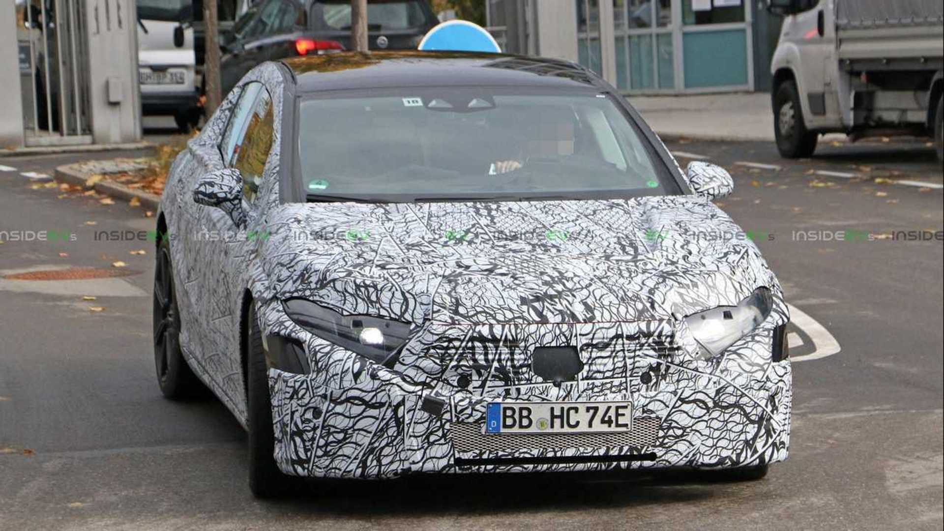 Mercedes-Benz EQS prototype spy photo