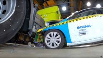 Crash testing di un camion elettrico Scania