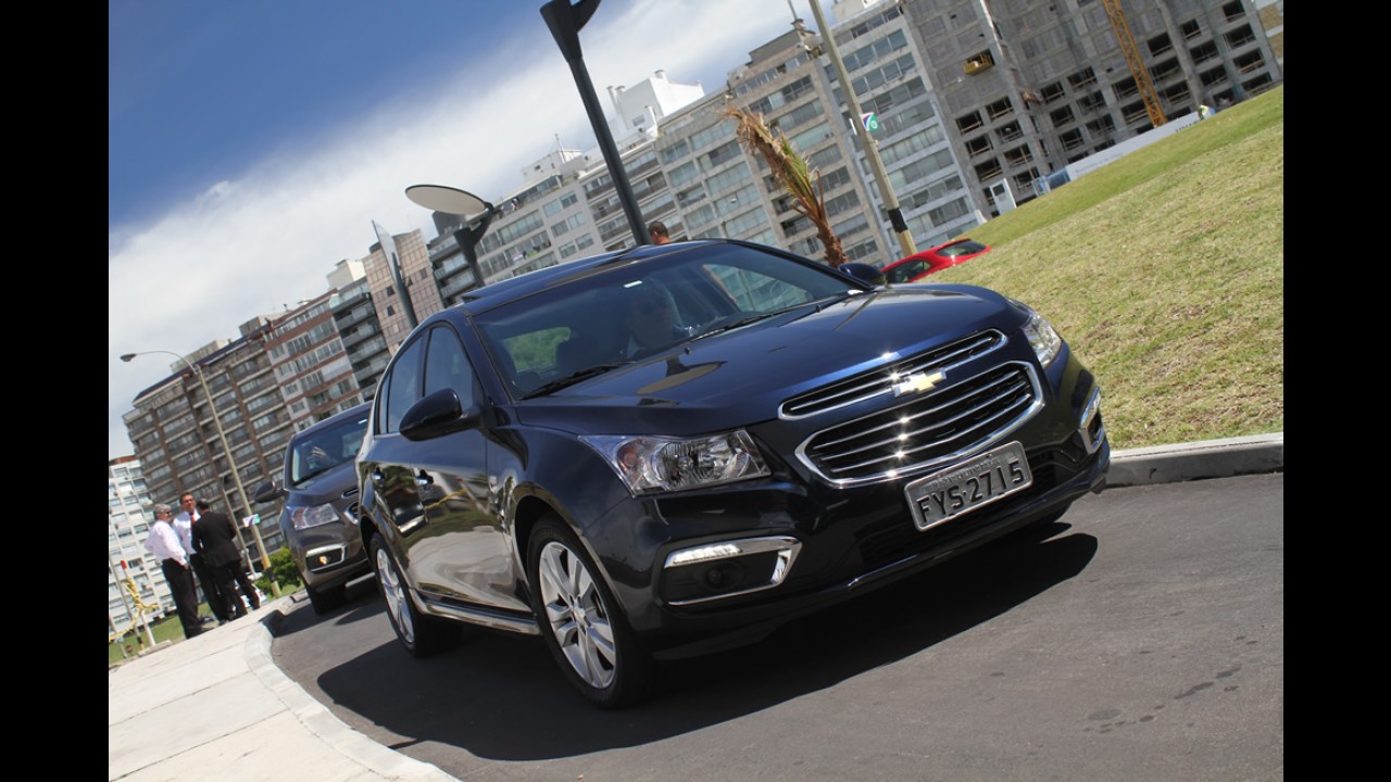 Dunga assina com a Chevrolet e agora vai andar de Trailblazer e Cruze Sport6