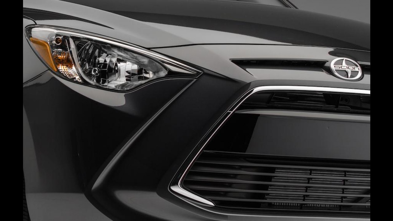 Divisão jovem da Toyota, Scion terá versões próprias de Auris e Corolla