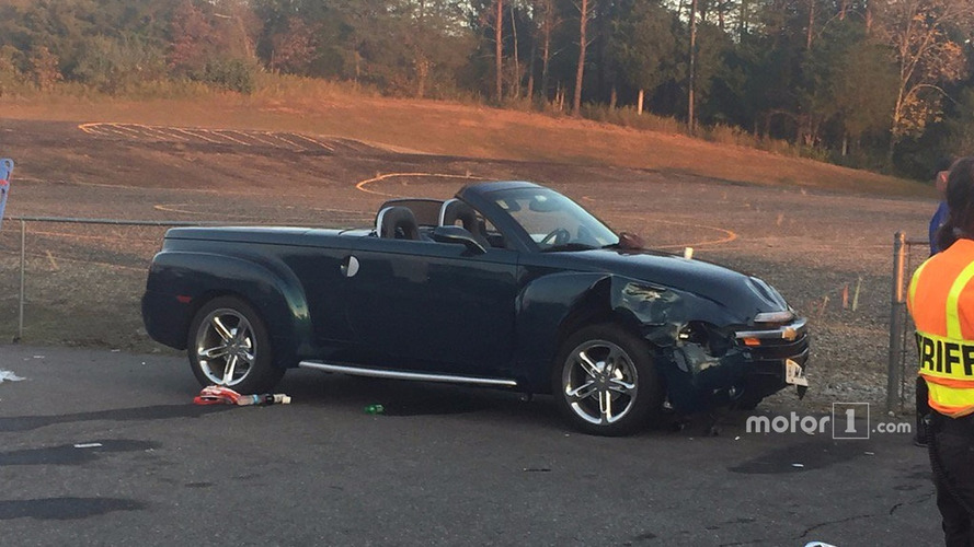 Chevrolet SSR yarış sonrasında kazaya karıştı