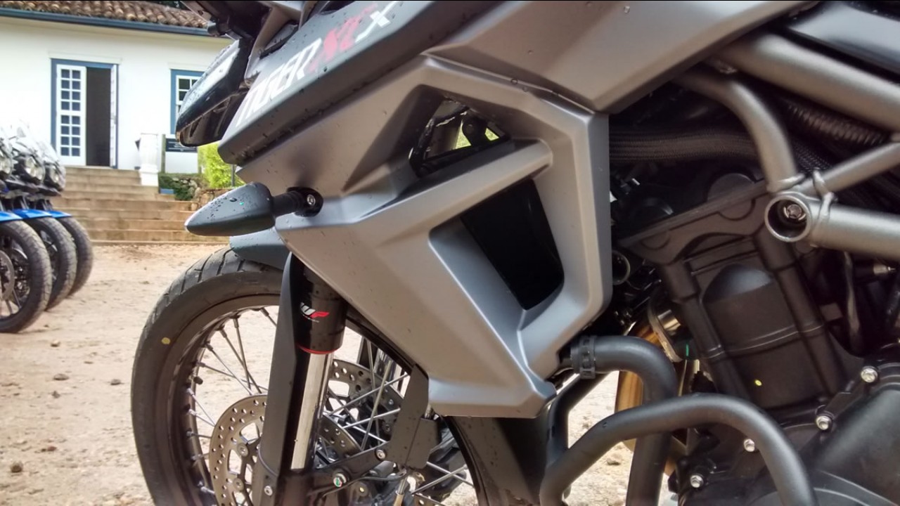 Volta Rápida: Triumph Tiger 800 ganha banho de tecnologia na linha 2015
