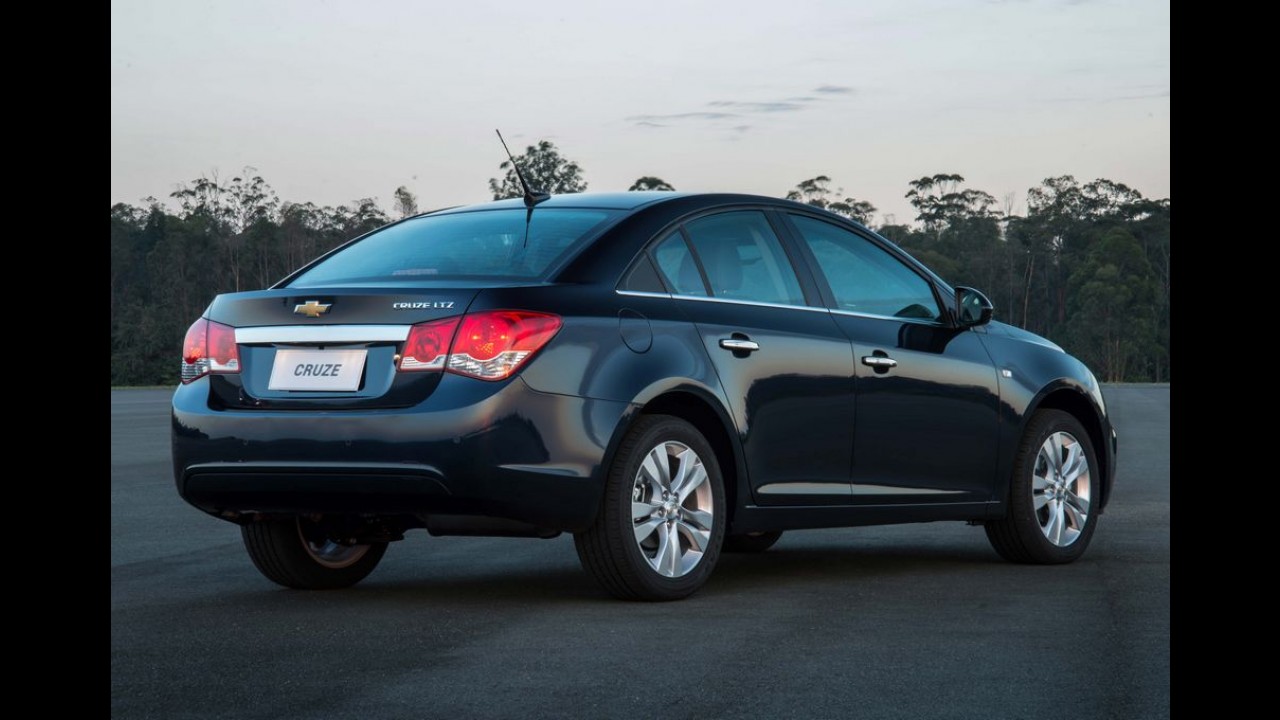 Sedãs médios: Corolla vende quatro vezes mais do que Civic em abril