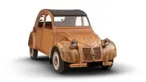 Citroën 2CV aus Holz