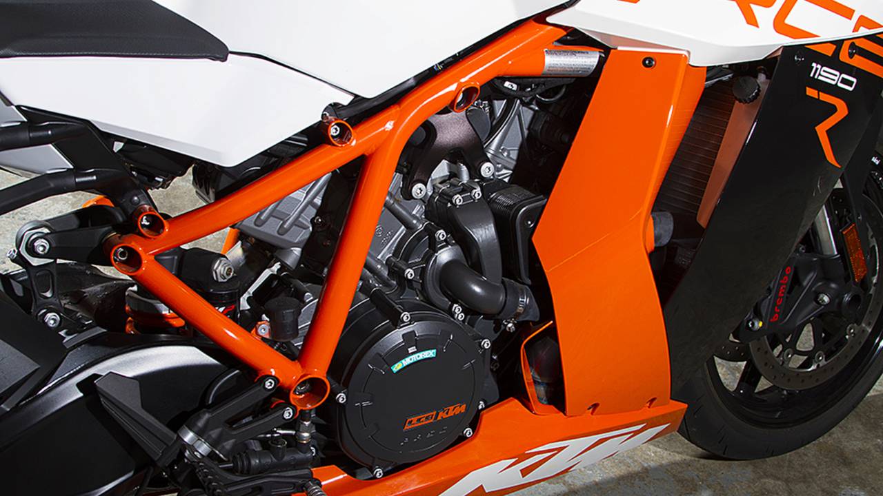 dyno testing a ktm rc8 1190r