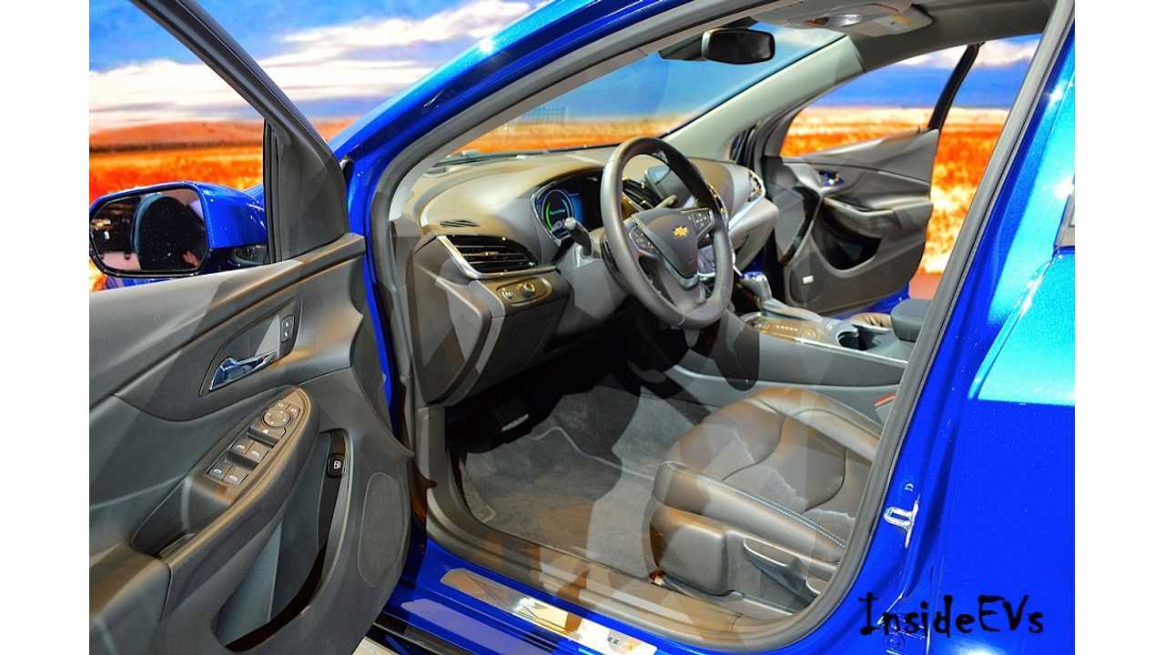 2016 Chevrolet Volt Front Driver Seating (Image: Mike Anthony/InsideEVs)