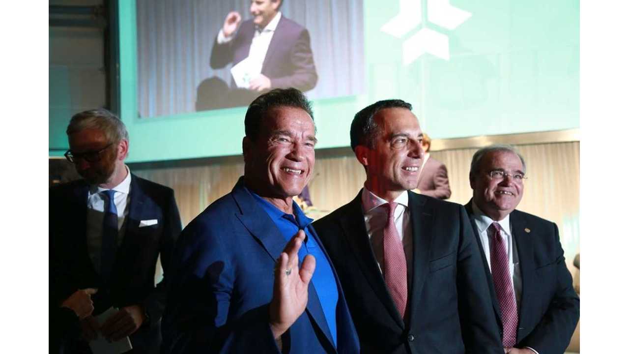 From left to right: Arnold Schwarzenegger with the Austrian Federal Chancellor Mag. Christian Kern and Vice Chancellor Univ.-Prof. Dr. Wolfgang Brandstetter (Copyright: Martin Hesz / Kreisel Electric) (PRNewsfoto/Kreisel Electric)