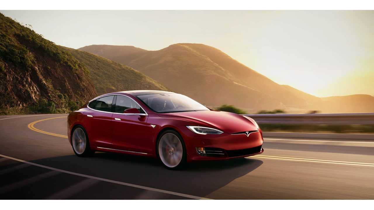 See Tesla Model S P100D Race Lamborghini Huracan Performante