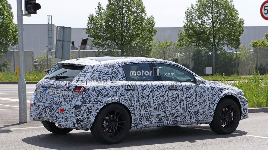 2019 Mercedes GLA spy photo