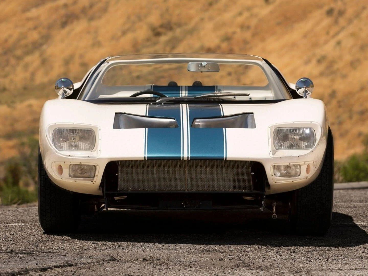 Son orijinal Ford GT40 Roadster satılıyor