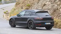 2018 Porsche Macan facelift spy photo
