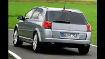 Opel peppt Mittelklasse auf: