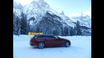 La Jaguar XF Sportbrake sulla neve
