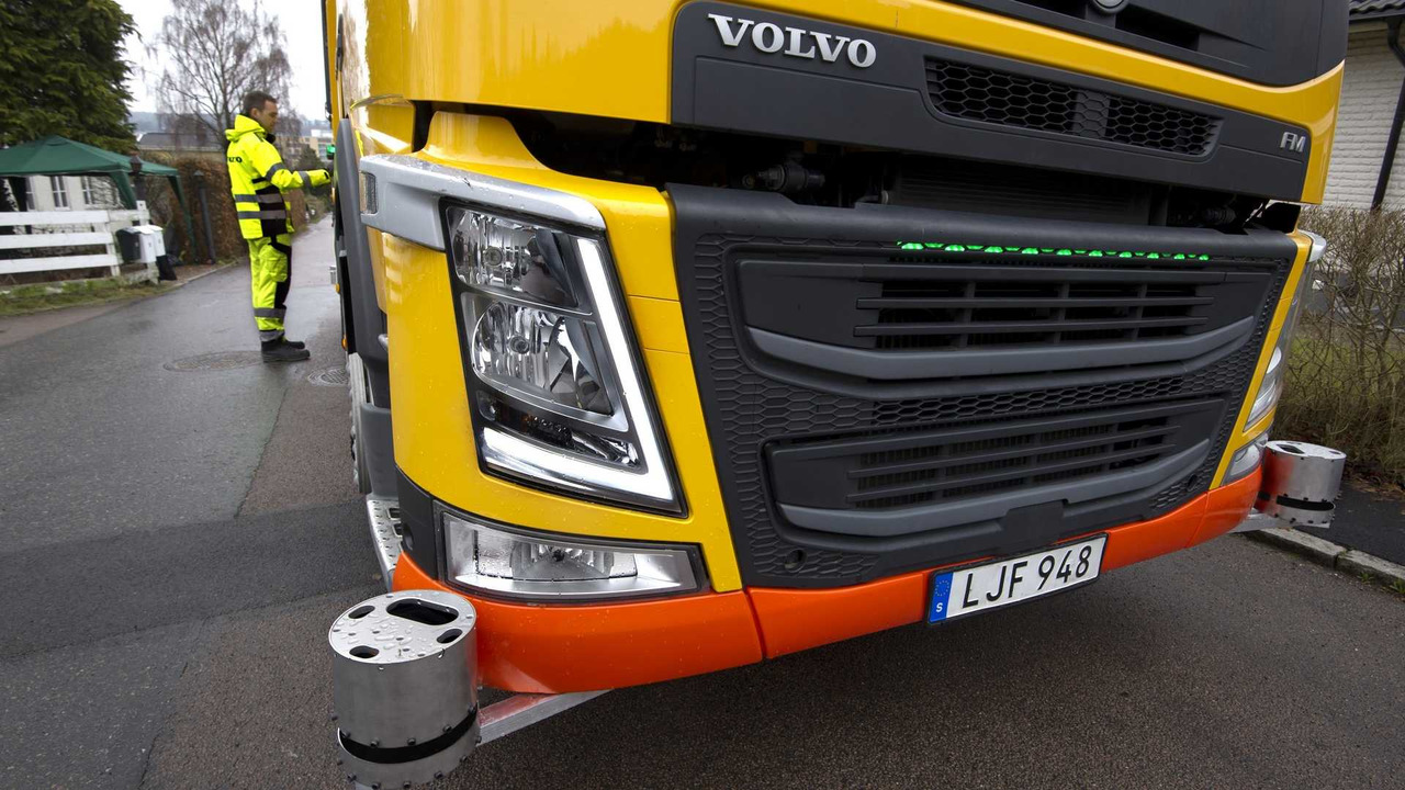 Volvo otonom çöp kamyonu