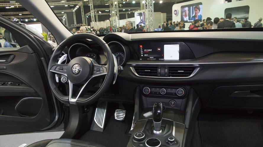 Alfa Romeo Stelvio - 2017 İstanbul Autoshow