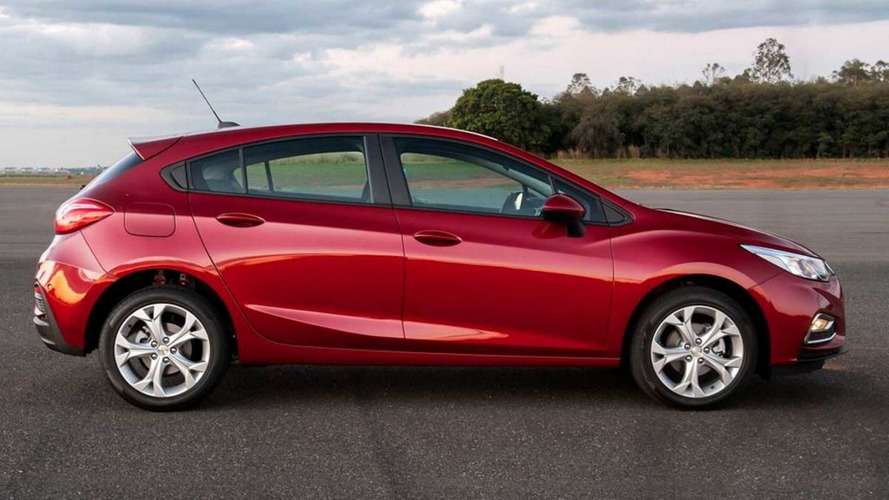 Hatches médios em junho – Cruze Sport6 lidera pelo 5º mês seguido