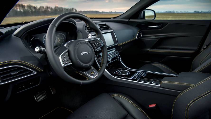 Jaguar XE 300 Sport