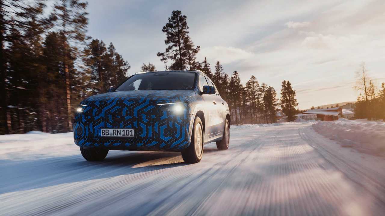 Mercedes-Benz EQA prototype during the winter test in Sweden