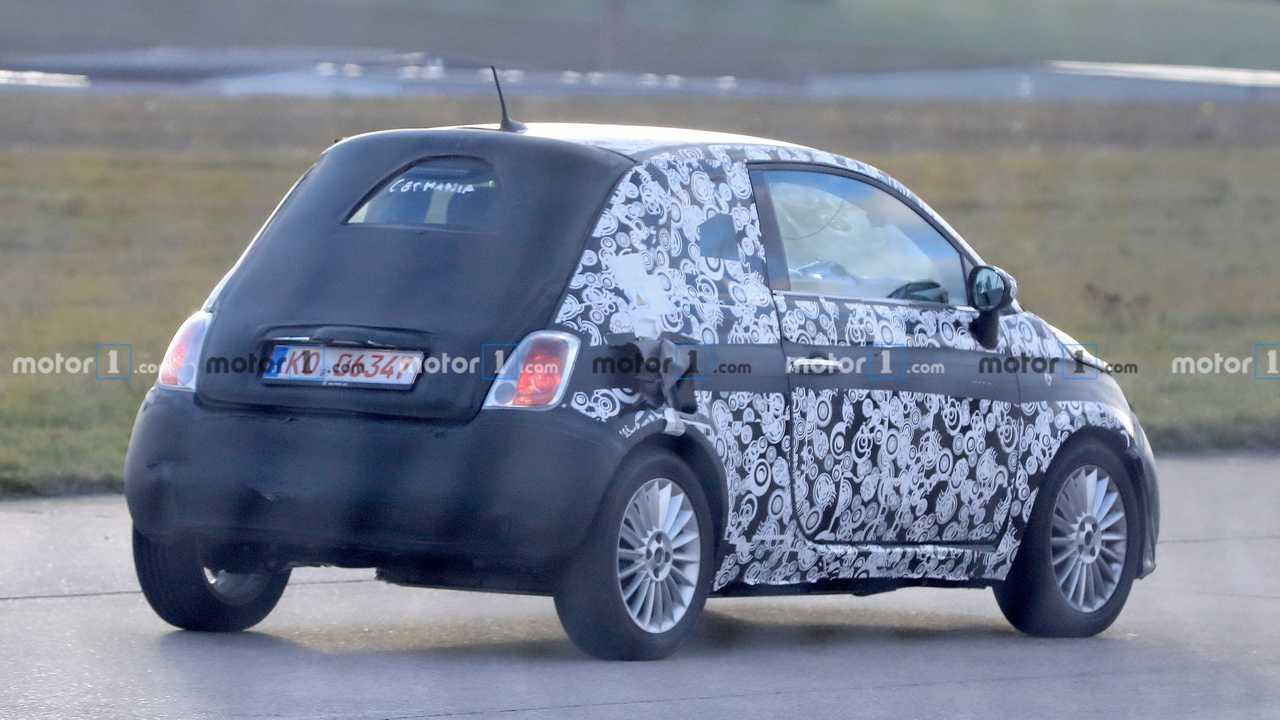 Fiat 500e prototype spy photo