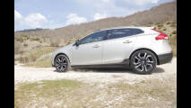 Volvo Cross Country, la prova della trazione anteriore e integrale