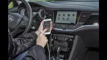 Opel Astra, l’auto a cui basta “chiedere” 