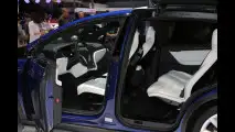 Tesla al Salone di Ginevra 2016