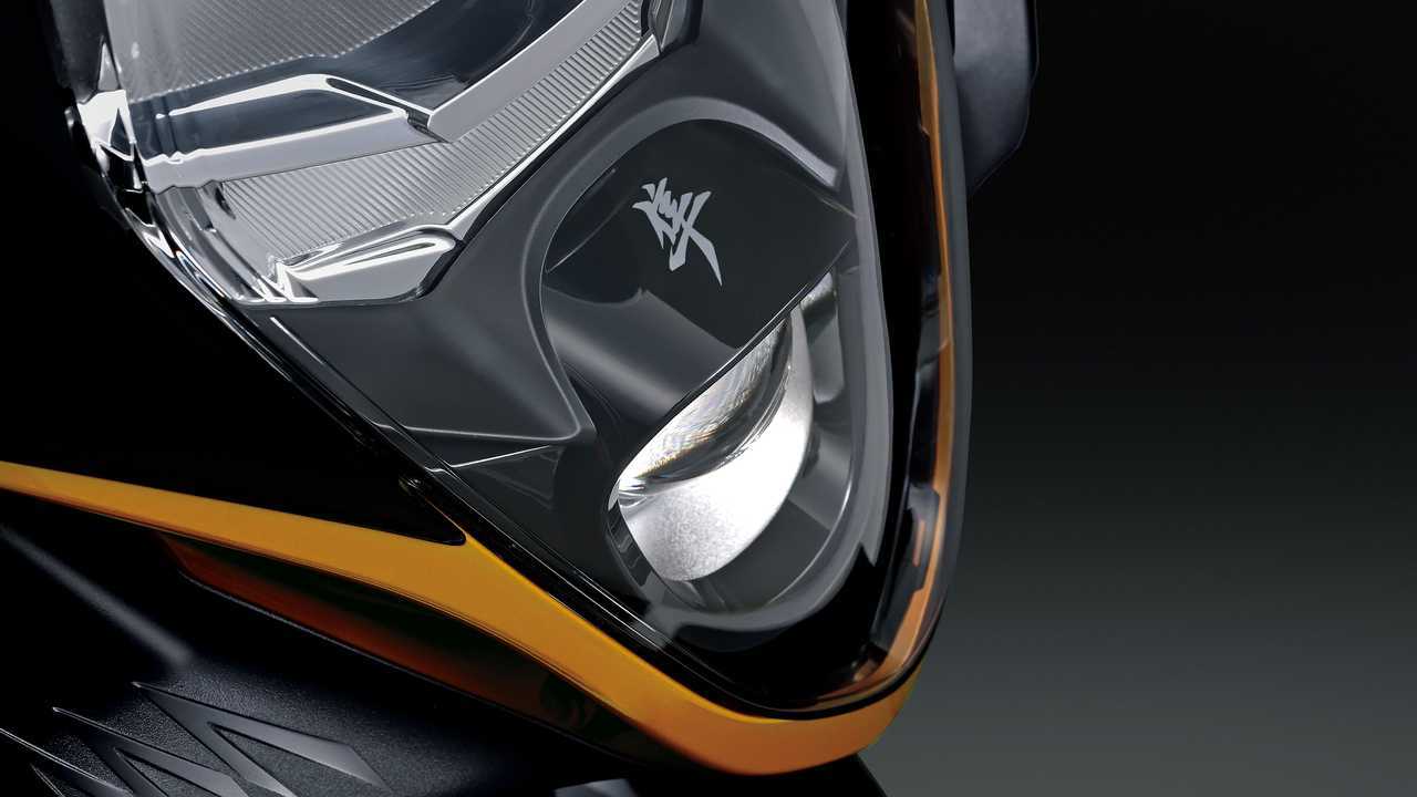 2022 Suzuki Hayabusa Headlight Detail