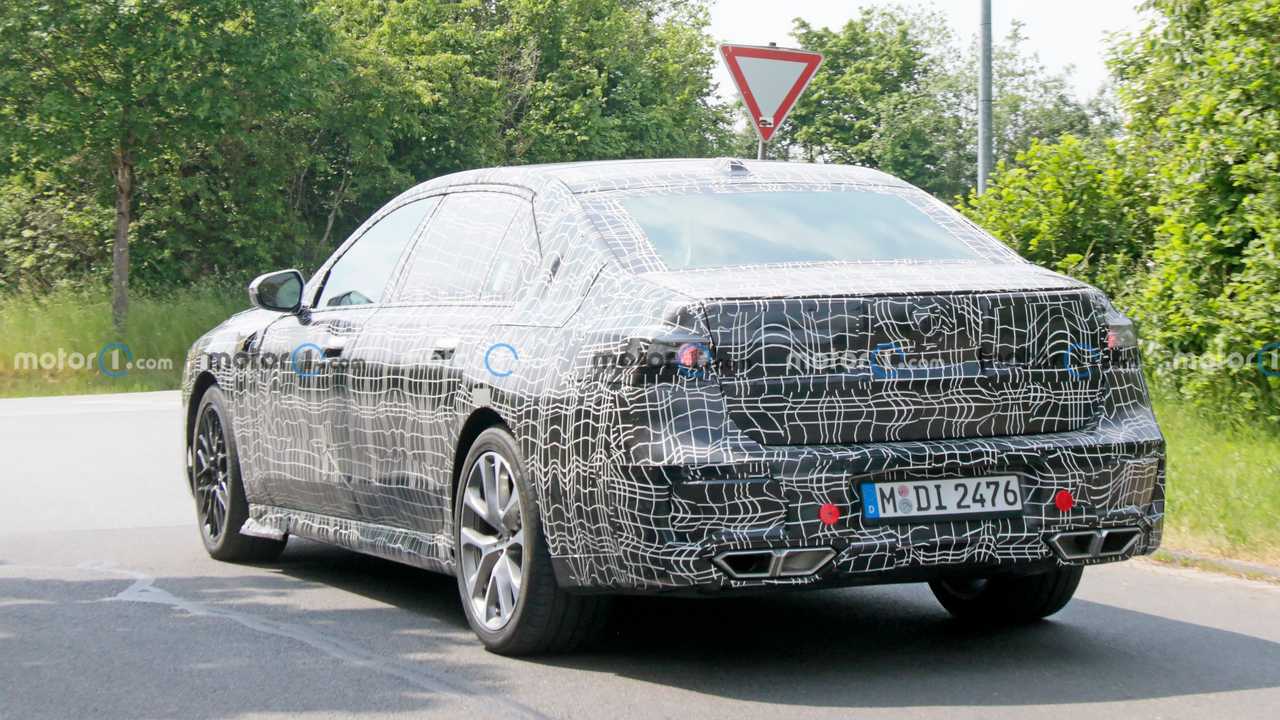 Nuova BMW Serie 7, le prime foto spia degli interni