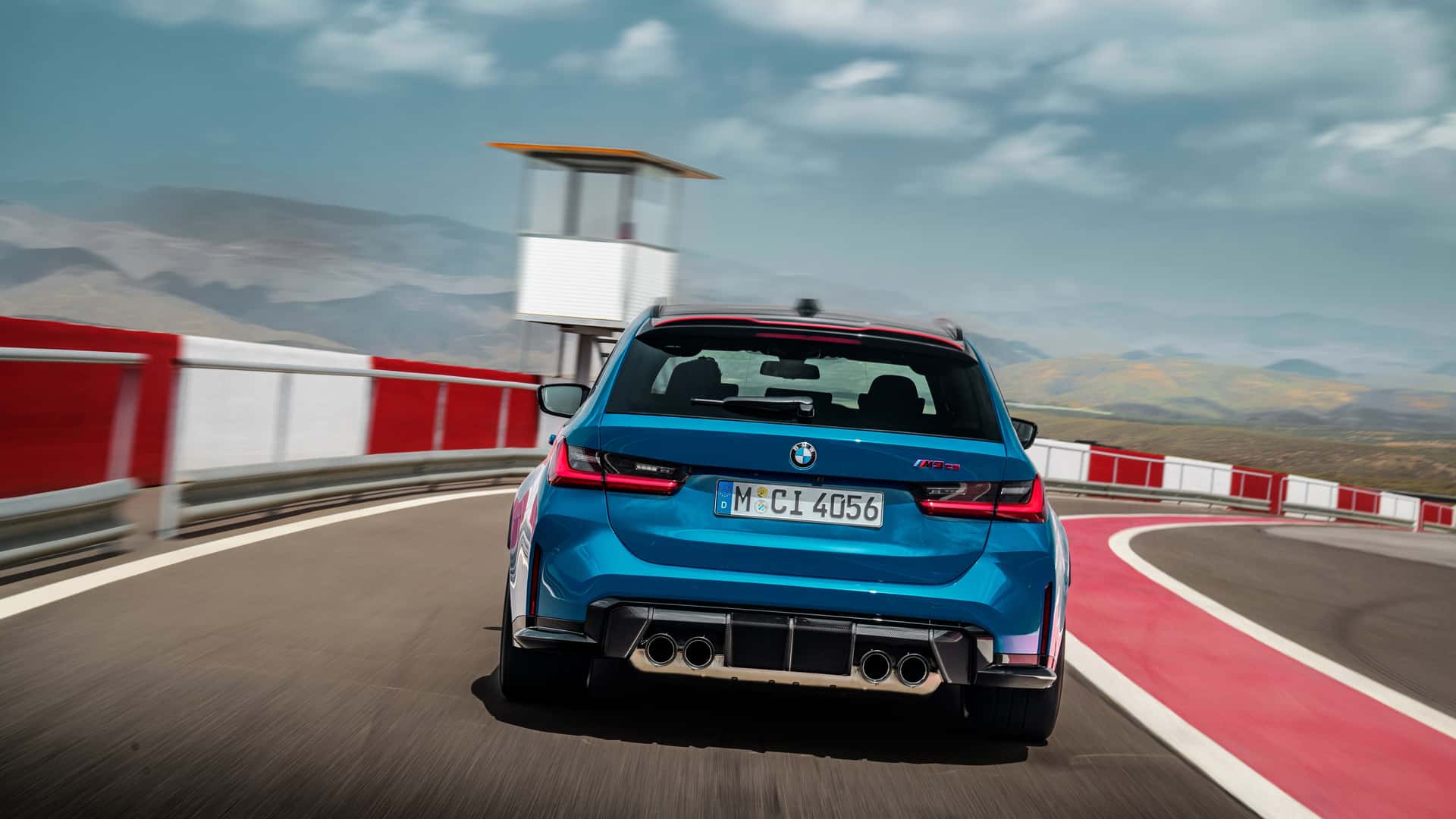 https://cdn.motor1.com/images/mgl/bg12vr/s1/bmw-m3-cs-touring-2025.jpg